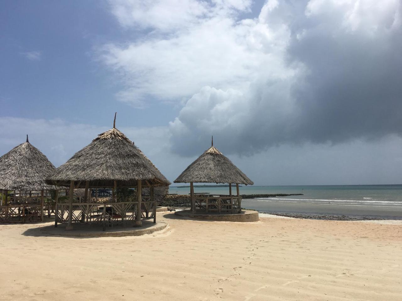 Landmark Mbezi Beach Resort Dar es Salaam Exteriör bild